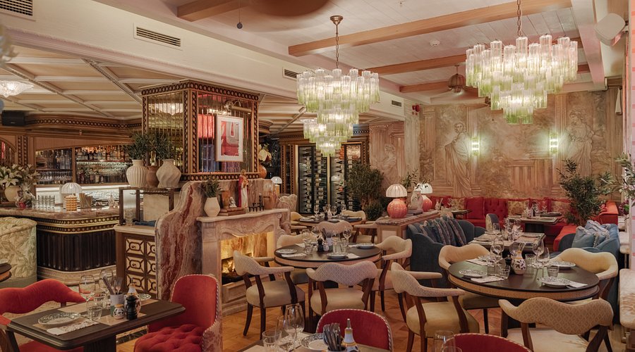 Lola Maria: Aufwachsen zwischen Öffentlichkeit, Schutz und eigener Identität Lola Maria